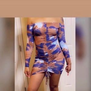 Brown and blue long sleeve scrunched up dress